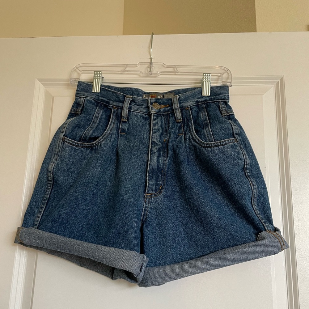 Vintage The Limited Cut-Off Pleated High Rise Blue Jean Shorts with Back Yoke - Picture 3 of 16